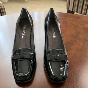 Aerosols black patent Jacky loafer